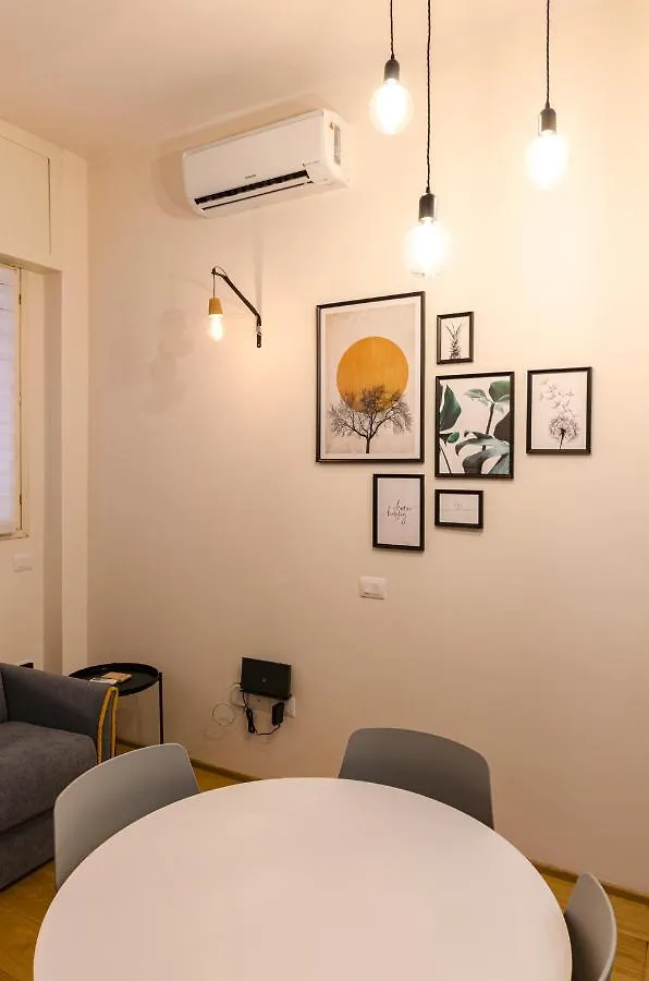 Aemilia Apartment Bologna 0*,  Italy